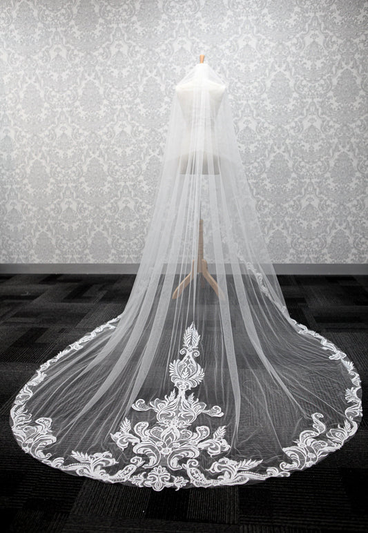 ARTEMIS | Royal Cathedral Lace Veil