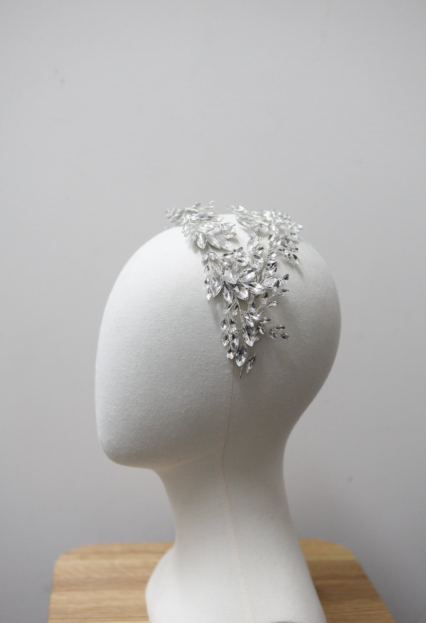 CLARA | Headpiece