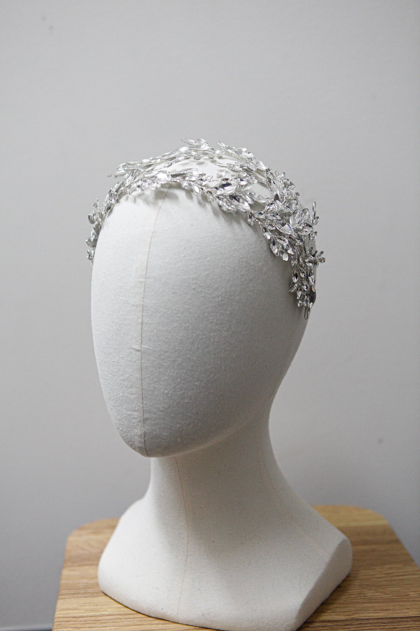 CLARA | Headpiece