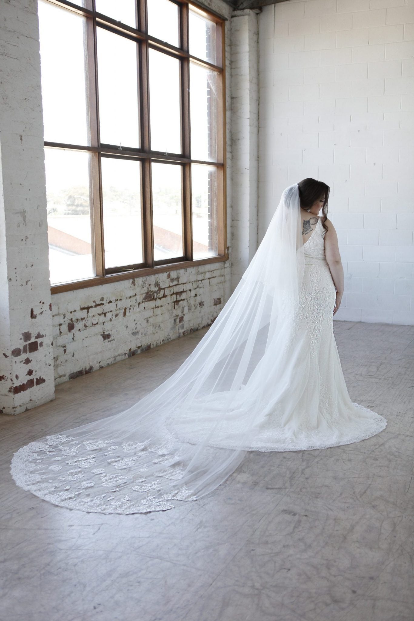 DELIA | Floral Cathedral Lace Veil