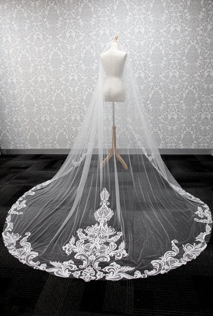 ARTEMIS | Royal Cathedral Lace Veil