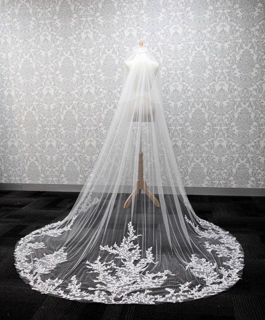 DORIS | Floral Cathedral Lace Veil