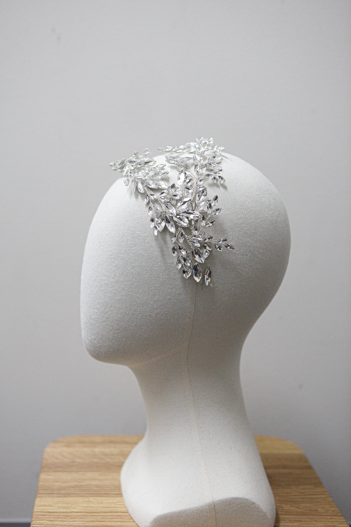 CLARA | Headpiece