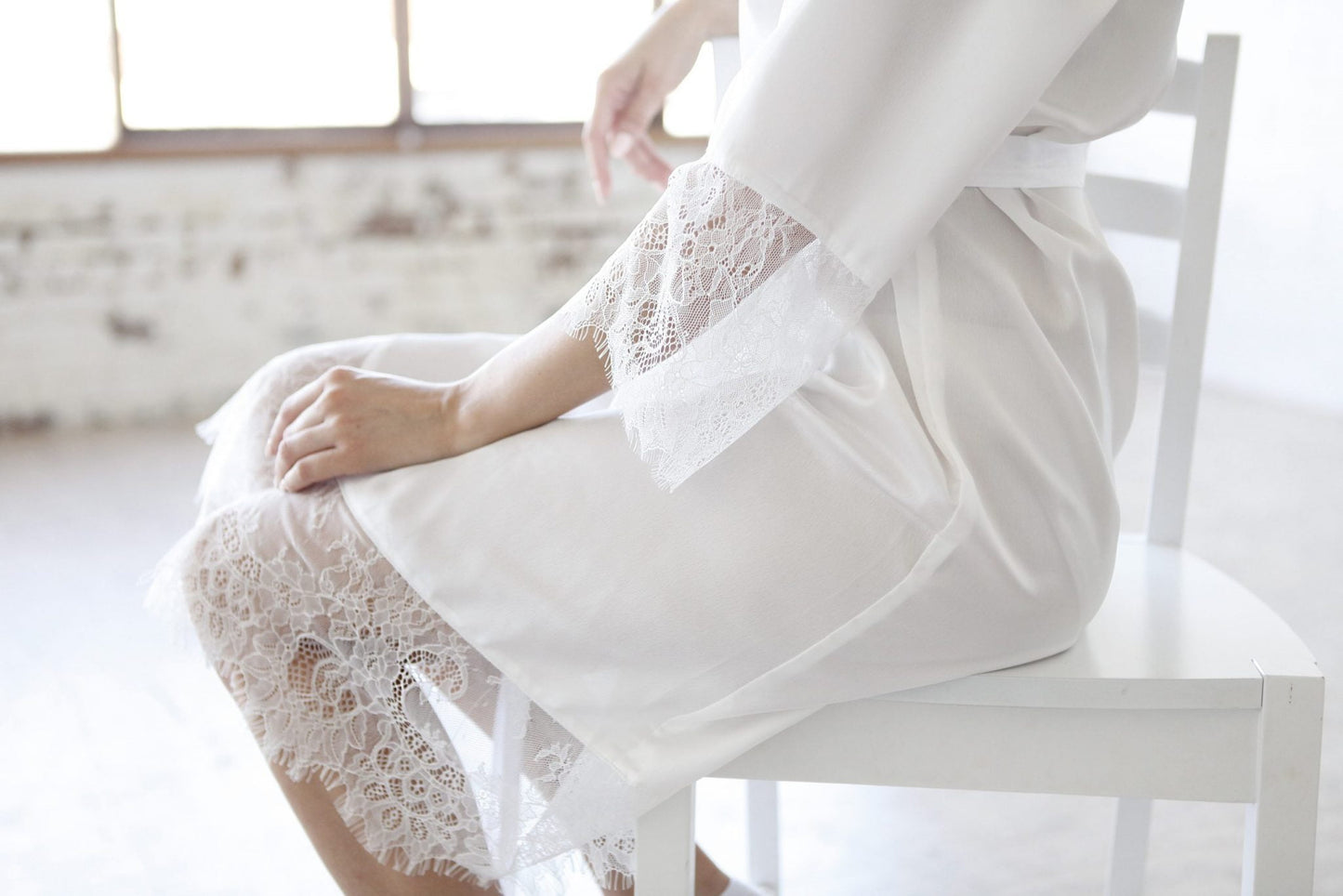 SILK ROBE FOR BRIDE WITH LACE - WHITE