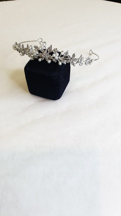 ARIANA | Tiara