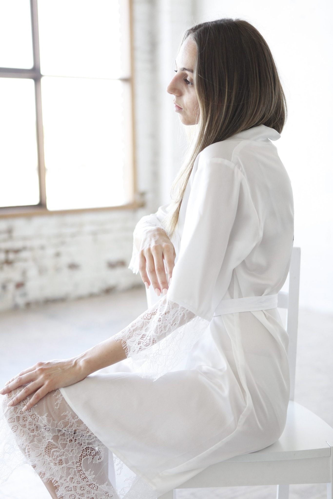 SILK ROBE FOR BRIDE WITH LACE - WHITE