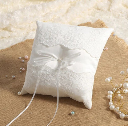 AMELIA | Ring Pillow