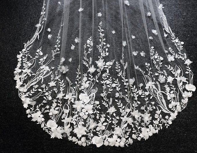 YARA | 3D Floral Lace Veil