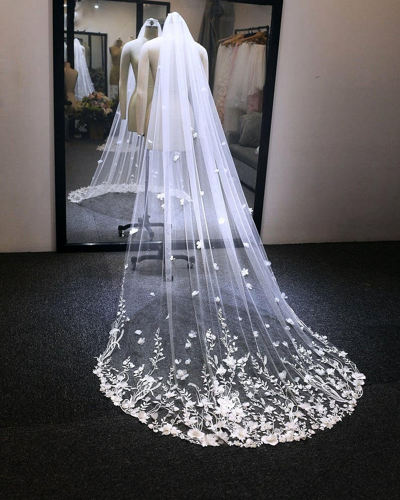 YARA | 3D Floral Lace Veil