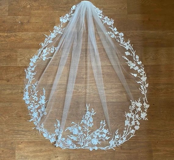 CHLOE | Floral Lace Veil