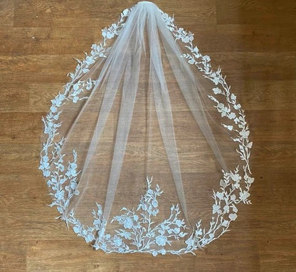 CHLOE | Floral Lace Veil