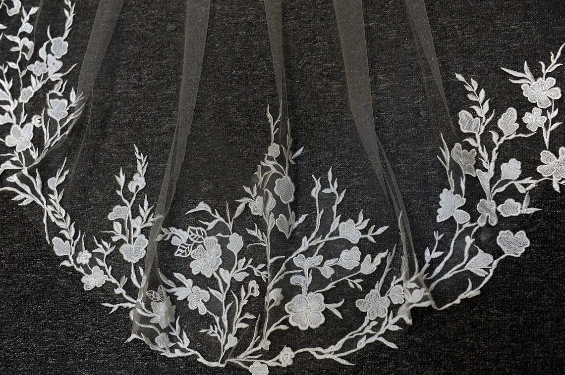 CHLOE | Floral Lace Veil