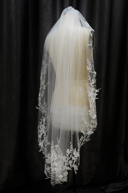 CHLOE | Floral Lace Veil