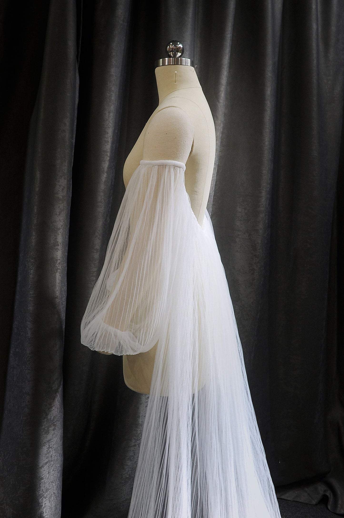 VESTA | Pleated Floor Cape Veil