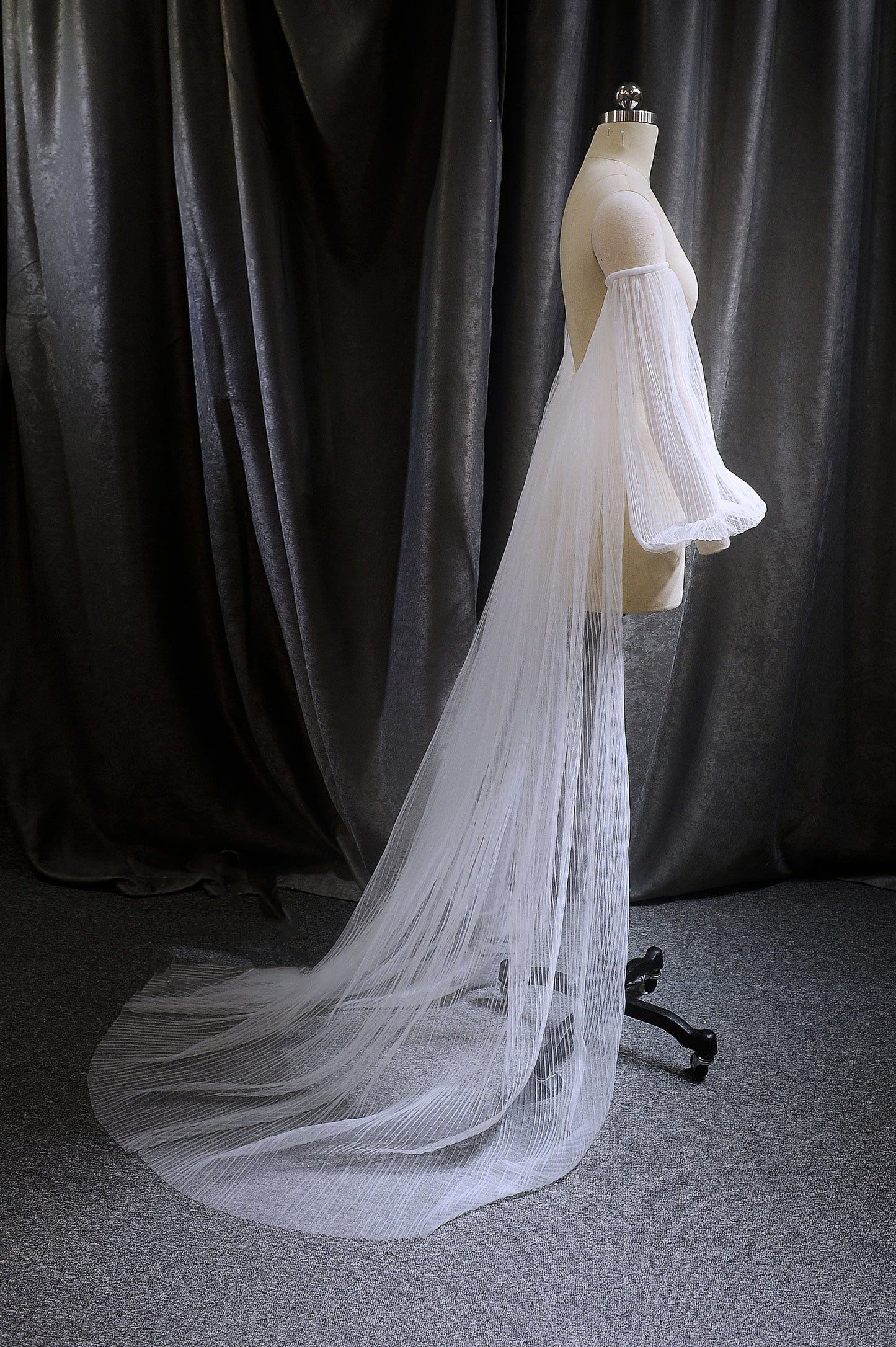 VESTA | Pleated Floor Cape Veil