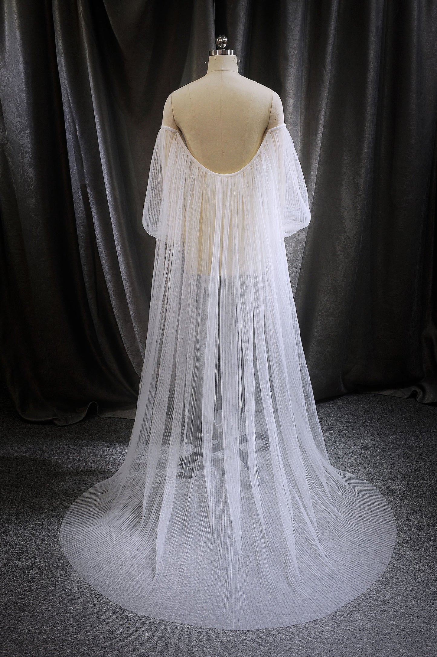 VESTA | Pleated Floor Cape Veil