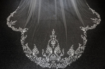 ATHENA | Royal Cathedral Scalloped Lace Veil