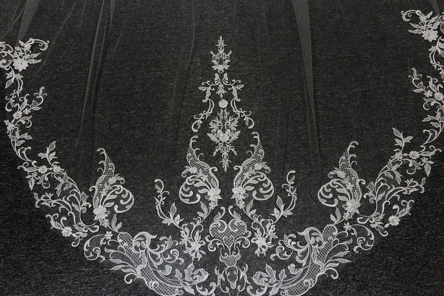ATHENA | Royal Cathedral Scalloped Lace Veil