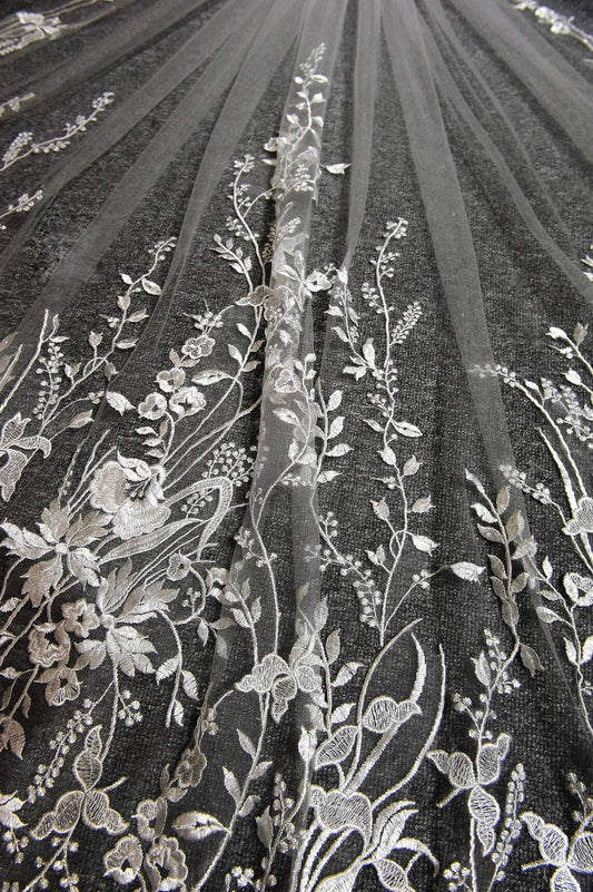 MAIA |  Floral Lace Veil