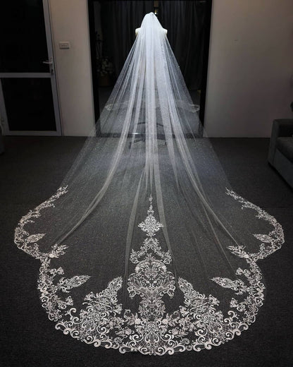 MAEVE | Royal Cathedral Sparkle Scalloped Lace Veil