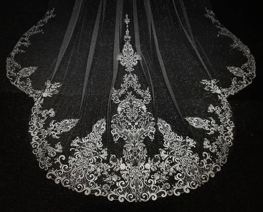 MAEVE | Royal Cathedral Sparkle Scalloped Lace Veil