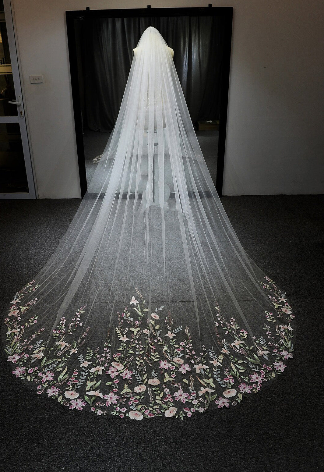 LARA | 3D  Embroidery Colour Flower Veil