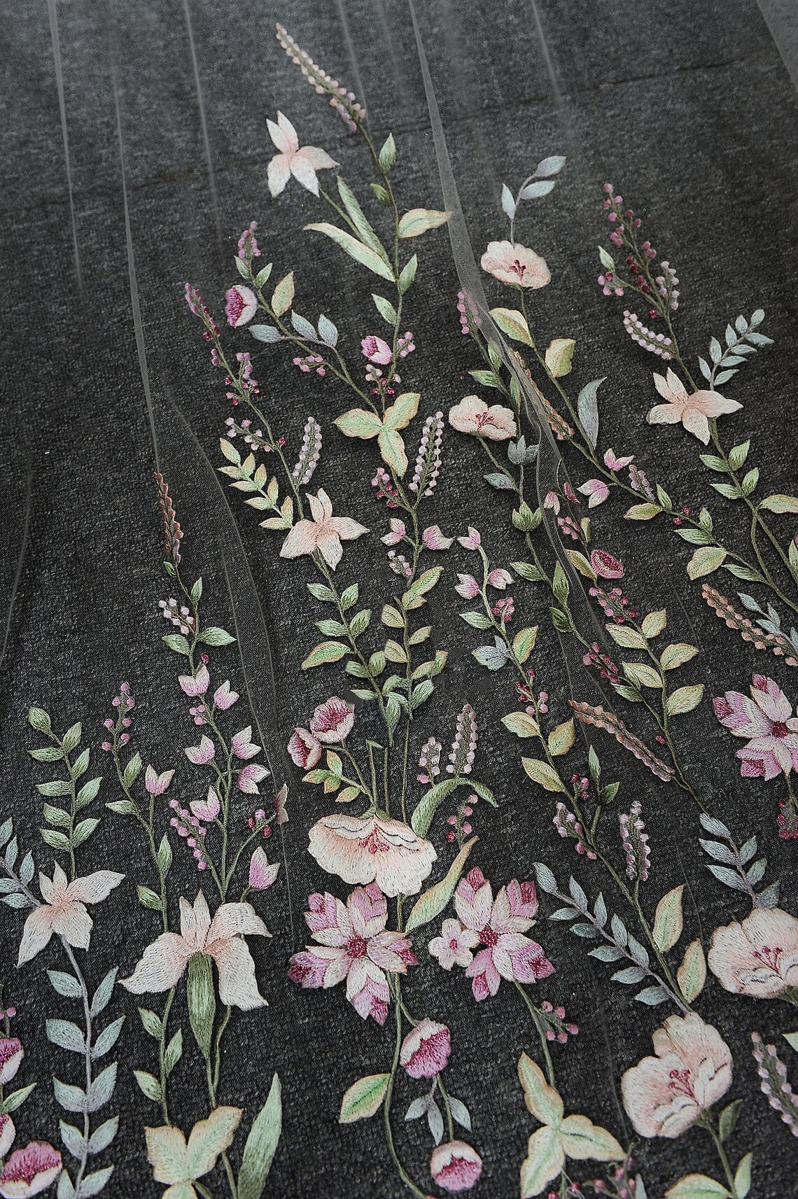 LARA | 3D  Embroidery Colour Flower Veil