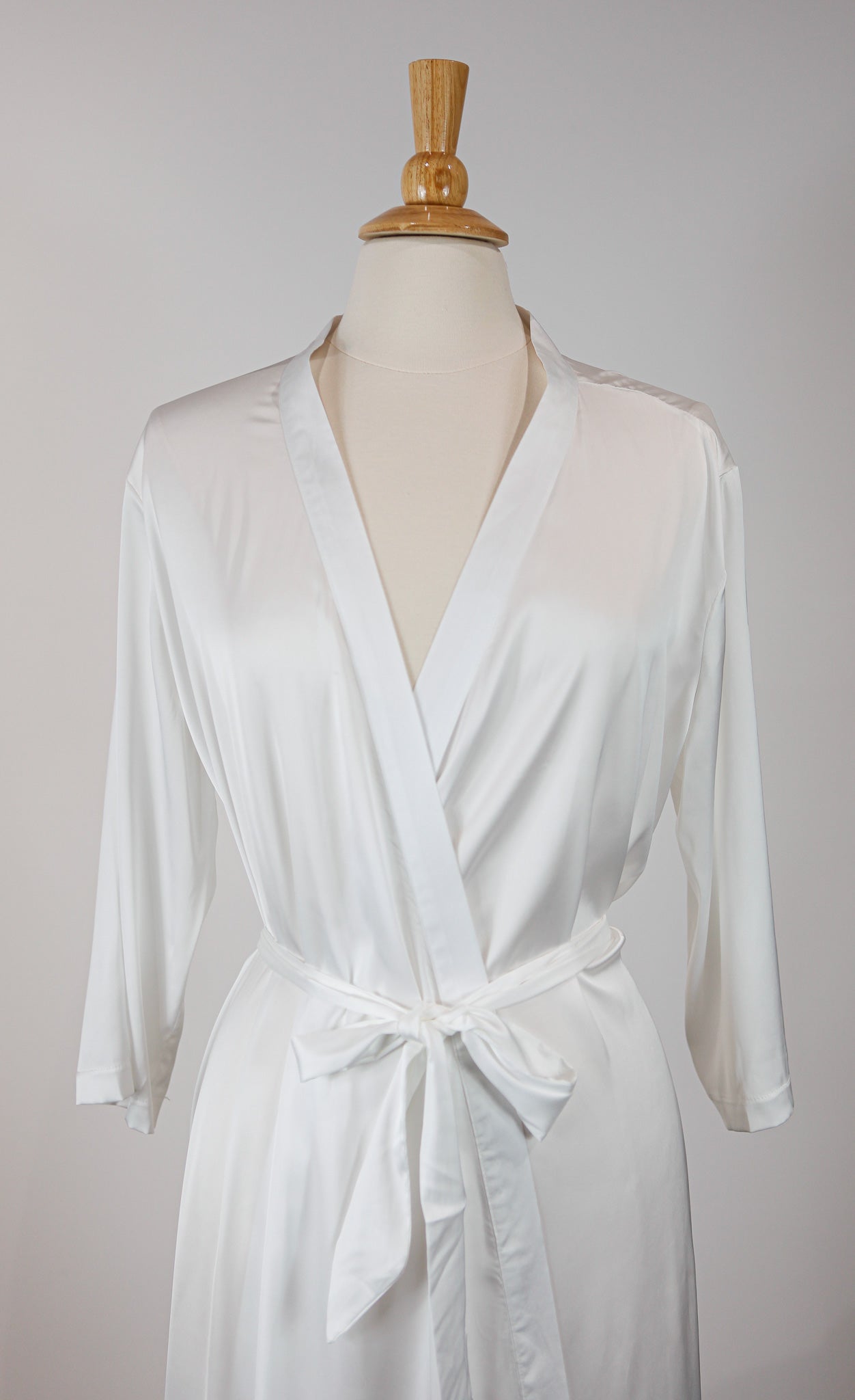 WHITE PLAIN ROBE