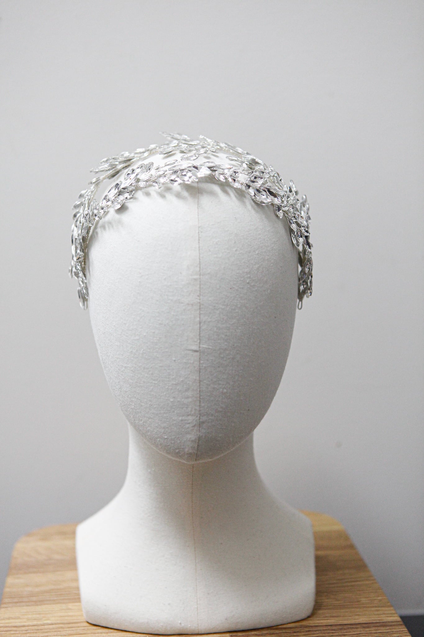 CLARA | Headpiece