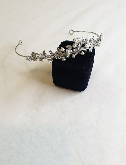 ARIANA | Tiara