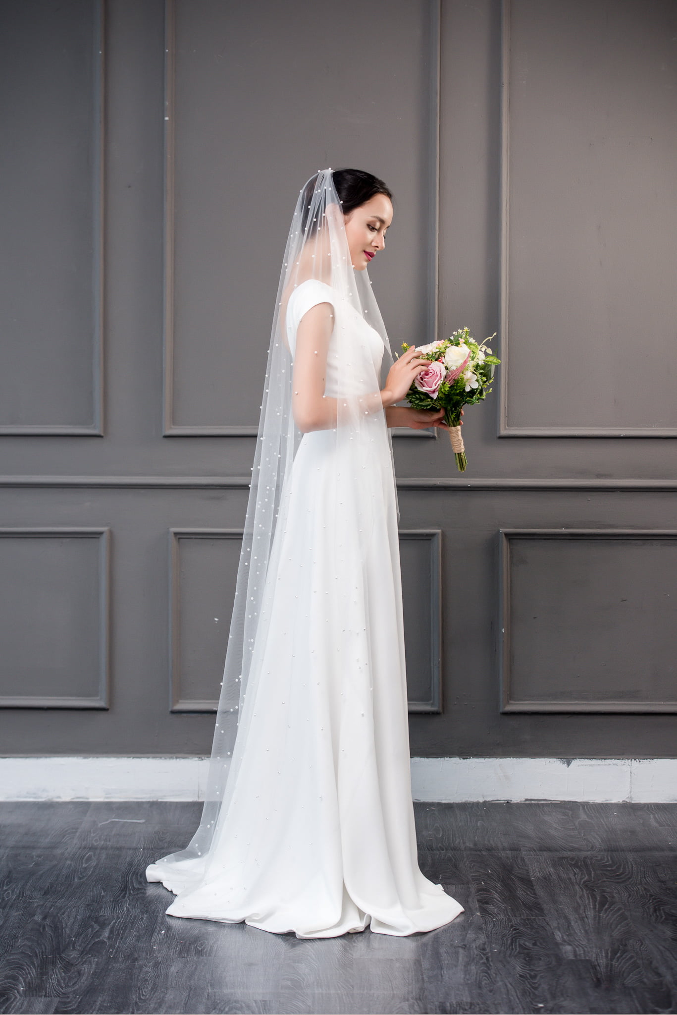 PEARL FLOOR LENGTH VEIL